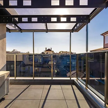 Apartment Hills View *