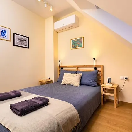 Hills View Apartment *