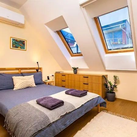 Hills View Apartment *