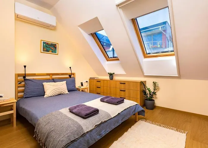 Hills View Apartment *